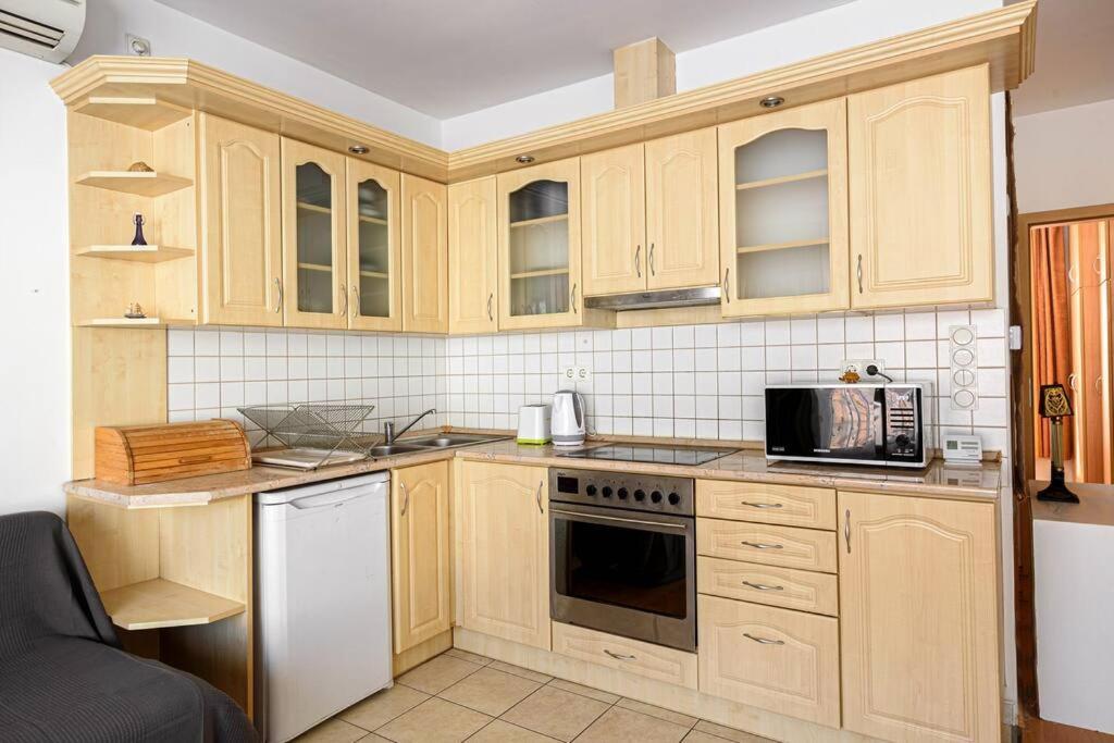 Lovely Apartment In City Centre For 4 Guests 부다페스트 외부 사진