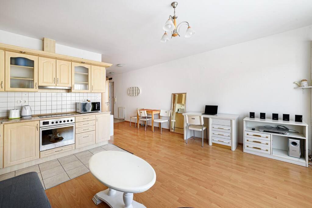 Lovely Apartment In City Centre For 4 Guests 부다페스트 외부 사진